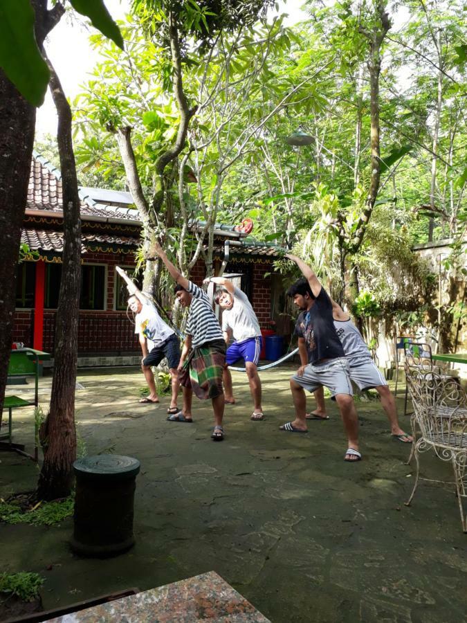 Sonosewu Guesthouse ジョグジャカルタ エクステリア 写真